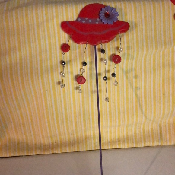 Red hat lady flower picks - Picture 1 of 2